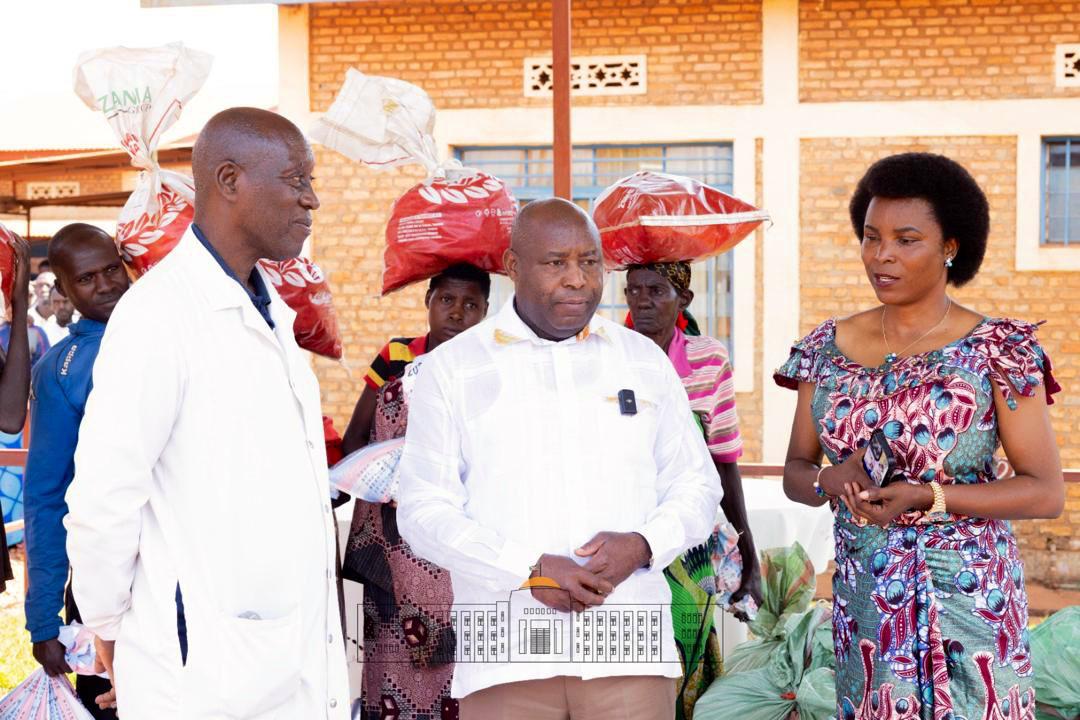 Le Président Ndayishimiye au chevet des oubliés des hôpitaux
