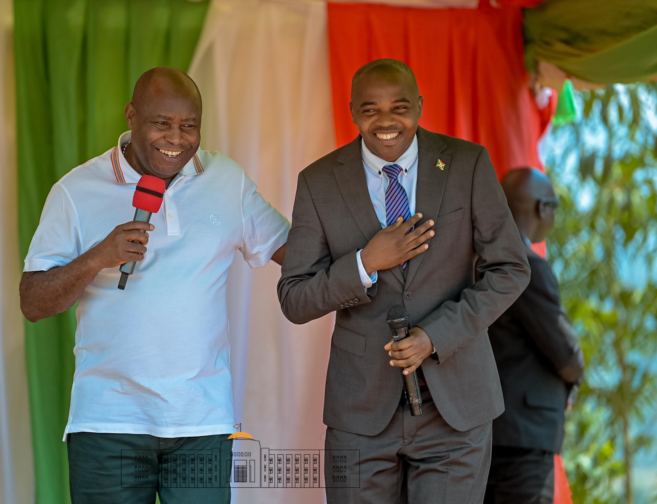 Le Président Ndayishimiye a officiellement présenté le nouvel Administrateur communal de Shombo.