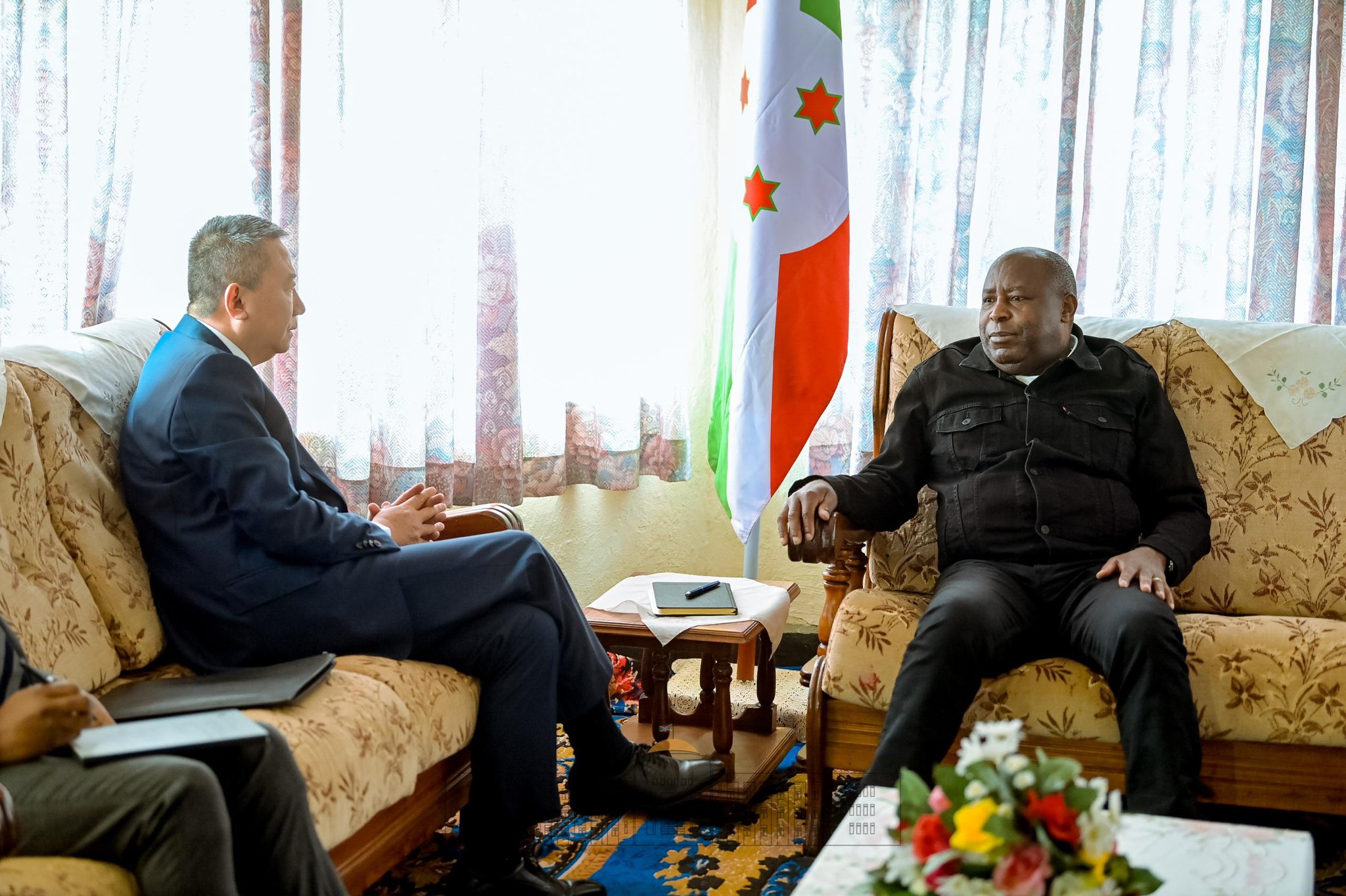 Le Président Ndayishimiye a reçu en audience l’Envoyé Spécial du Secrétaire Général des Nations Unies