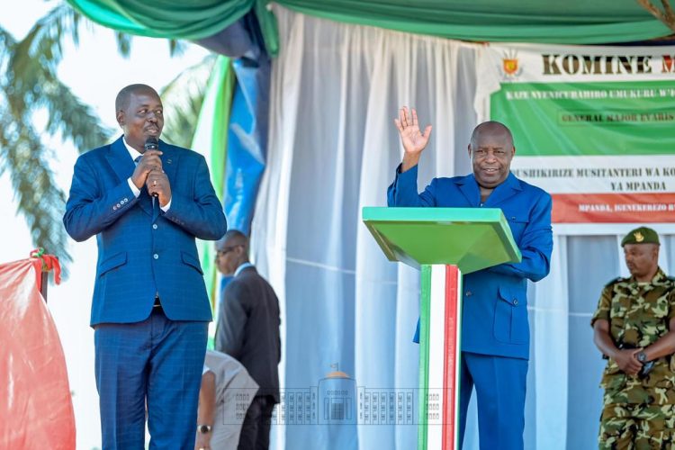 Présentation officielle du nouvel administrateur communal de Mpanda par le Président Évariste Ndayishimiye