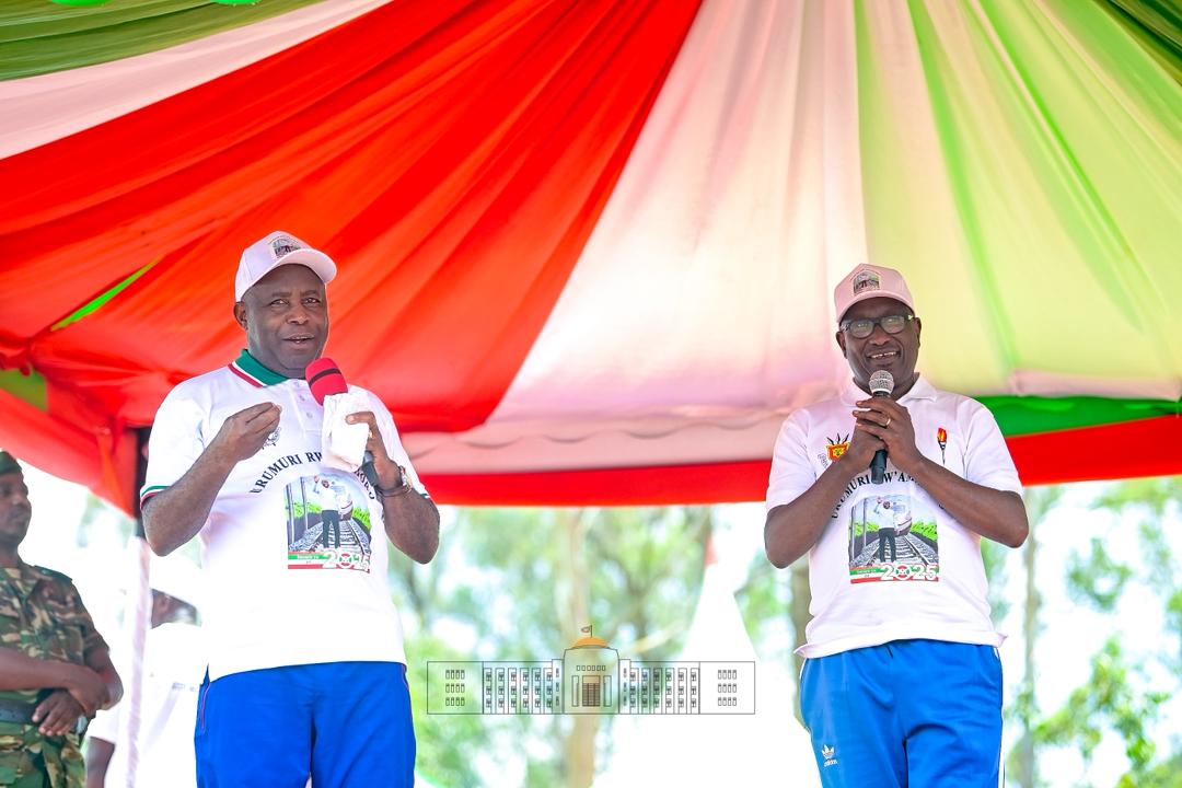 Le Président Ndayishimiye a officiellement présenté le nouvel administrateur de la commune Tangara