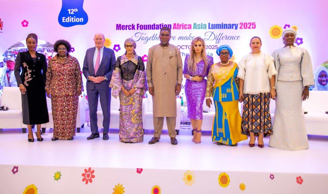 La Première Dame SE Angeline Ndayishimiye célèbre les succès des collaborations avec la Fondation Merck dans les domaines de la santé et de l’éducation.