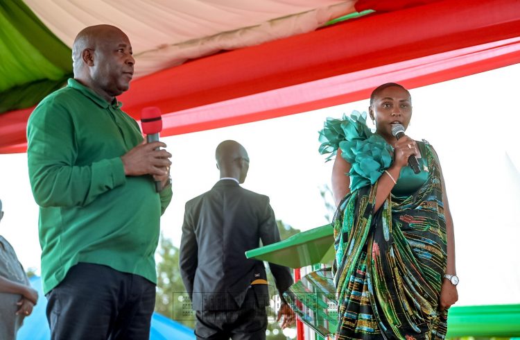 Le Président Ndayishimiye a présenté le nouvel administrateur de Butihinda