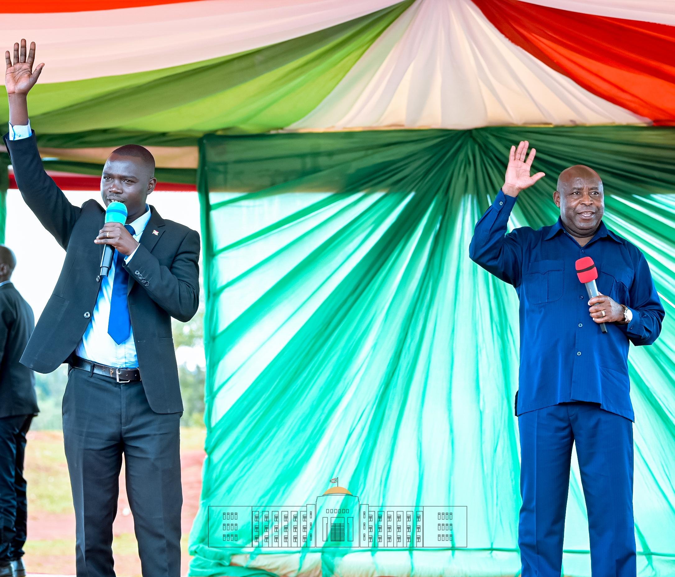 Le Président Ndayishimiye présente le nouvel administrateur de la commune Gisagara