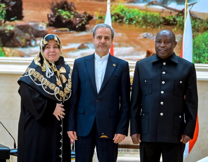 Le Chef de l’État Évariste Ndayishimiye reçoit les lettres de créance de trois nouveaux Ambassadeurs