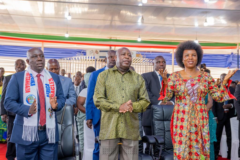 Le Président Burundais s’est joint aux chrétiens de l’Église “Israël Church Burundi” dans le culte dominical.