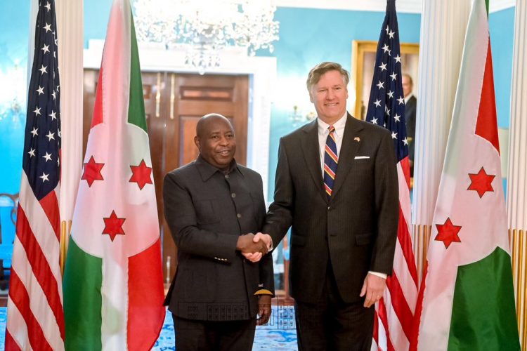 En marge des cérémonies de signature de l’accord de paix entre la RDC et le Rwanda, le Président Burundais a rencontré à Washington D.C. des personnalités de marque pour des entretiens bilatéraux.