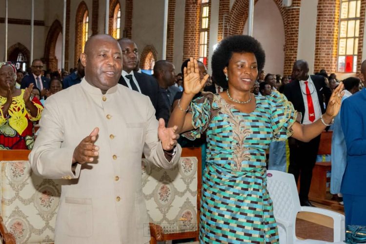 La Famille présidentielle prend part à la célébration de la fête de Noël à la Basilique mineure Saint-Antoine de Padoue de Mugera