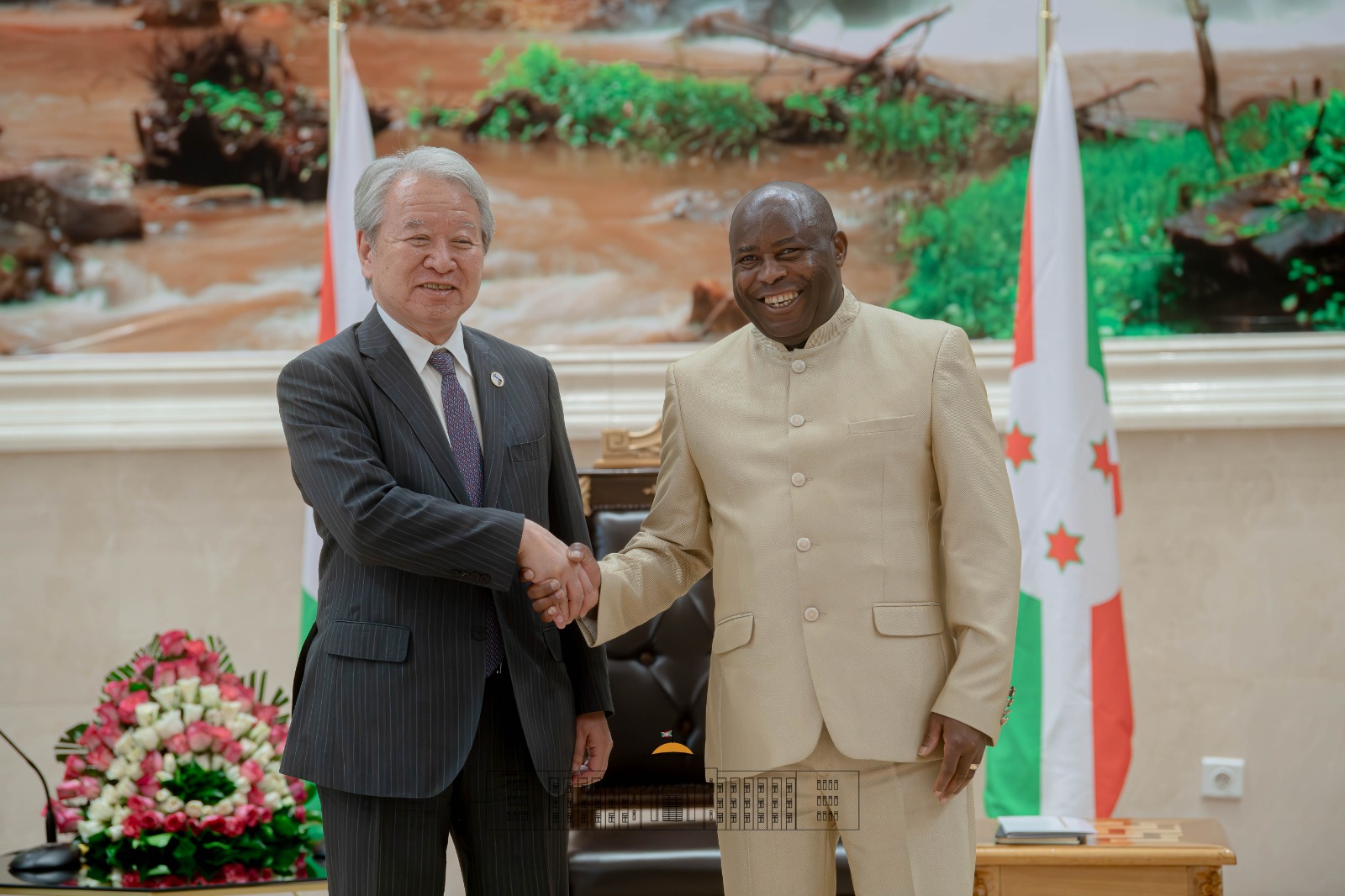 Le Chef de l’État burundais a reçu le Président de l’Agence Japonaise de Coopération Internationale (JICA)