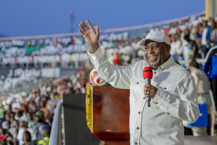 Le Président NDAYISHIMIYE salue la solidarité exemplaire des Burundais à l’origine de la construction du Stade Intwari