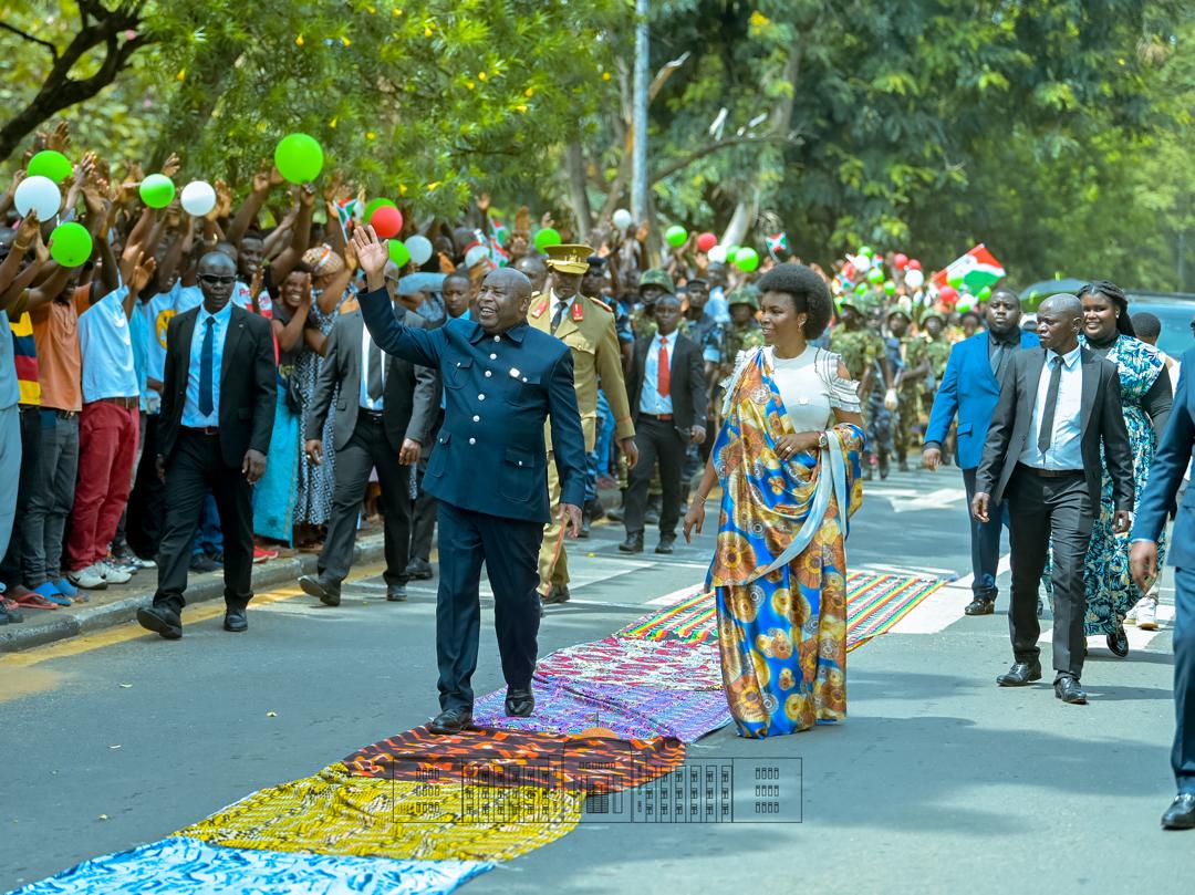 Retour au pays du Président Ndayishimiye après sa prise de fonctions à la tête de l’Union Africaine