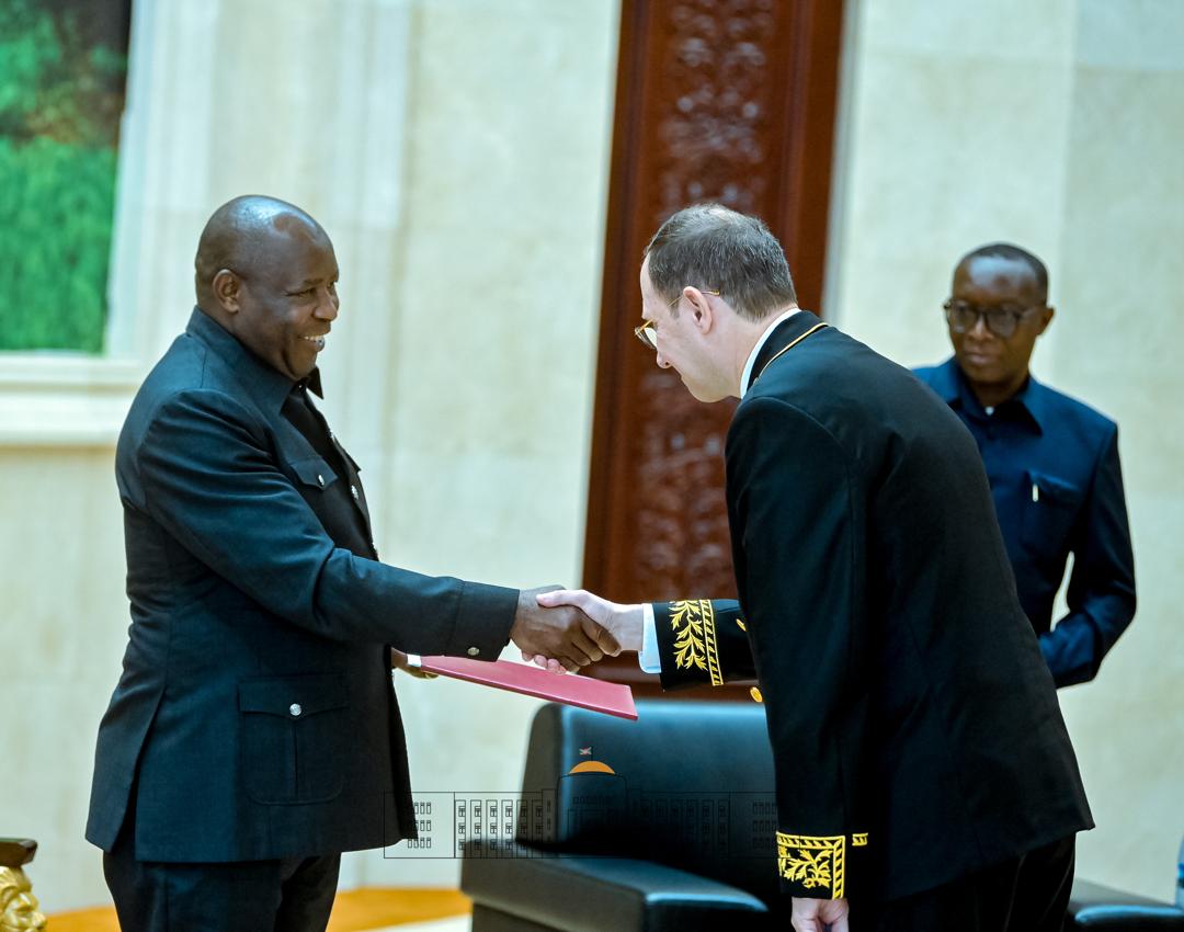 Le Président Évariste Ndayishimiye reçoit les lettres de créance de trois nouveaux ambassadeurs accrédités au Burundi