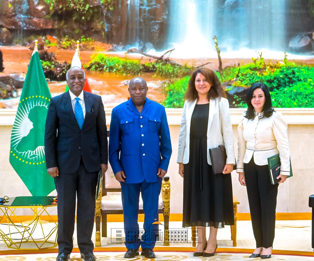Le Président Évariste Ndayishimiye reçoit l’Ambassadeur Mohamed Abou Bakr, Envoyé spécial du Président égyptien