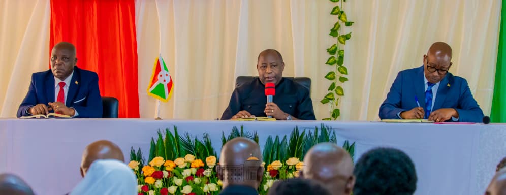 Butanyerera : Le Président Evariste Ndayishimiye appelle les administratifs à s’approprier les indicateurs de la Vision Burundi 2040-2060
