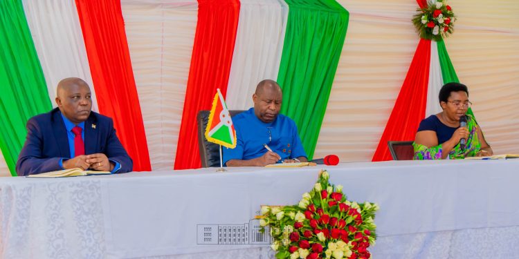 Buhumuza : Le Chef de l’État appelle les responsables des services décentralisés et déconcentrés à s’approprier la Vision Burundi 2040-2060