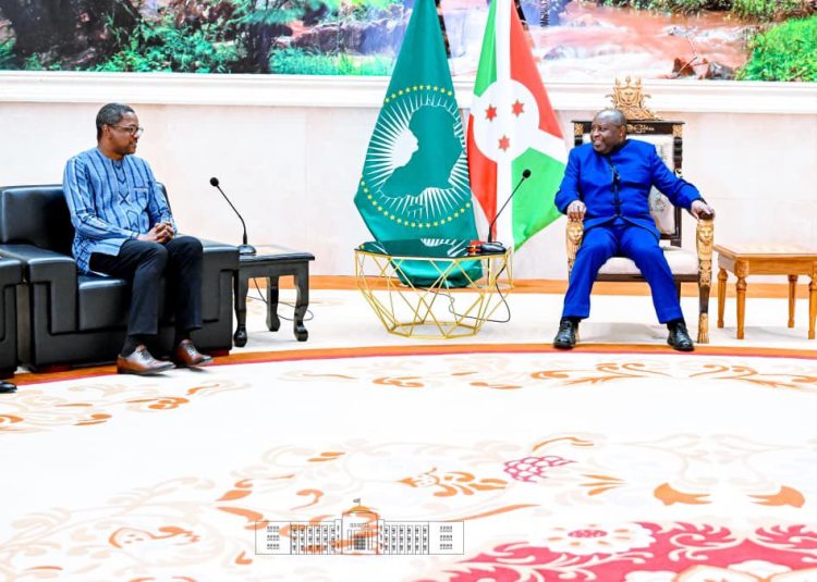 Le Président Evariste Ndayishimiye reçoit en audience le Ministre burkinabè des Affaires étrangères